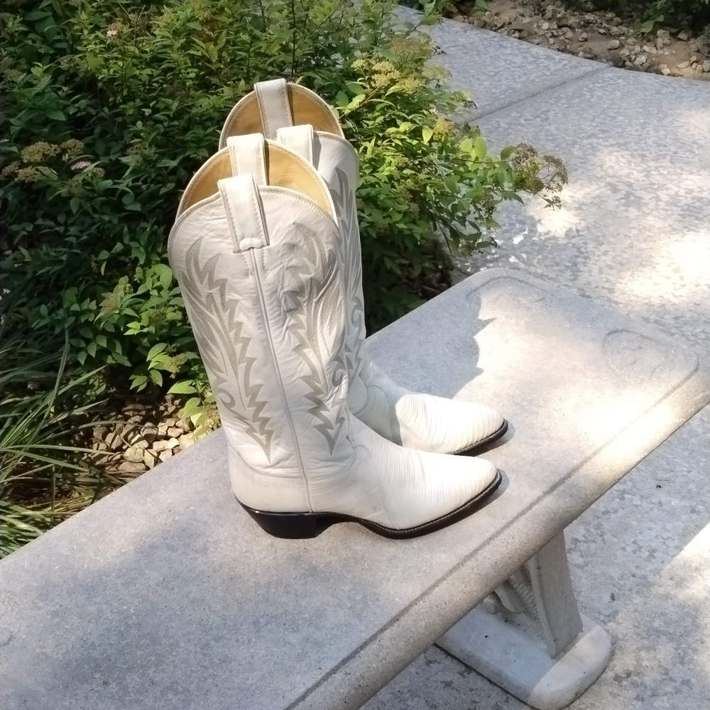 Justin Boots White Leather Cowboy Heeled Boots. Snakeskin - Picture 5 of 12